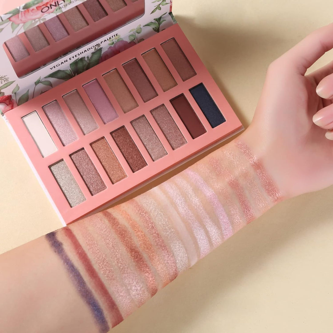 Vegan Nude Eyeshadow Palette – 16 shades, high-pigment, long-lasting shimmer. Organic and colorful.